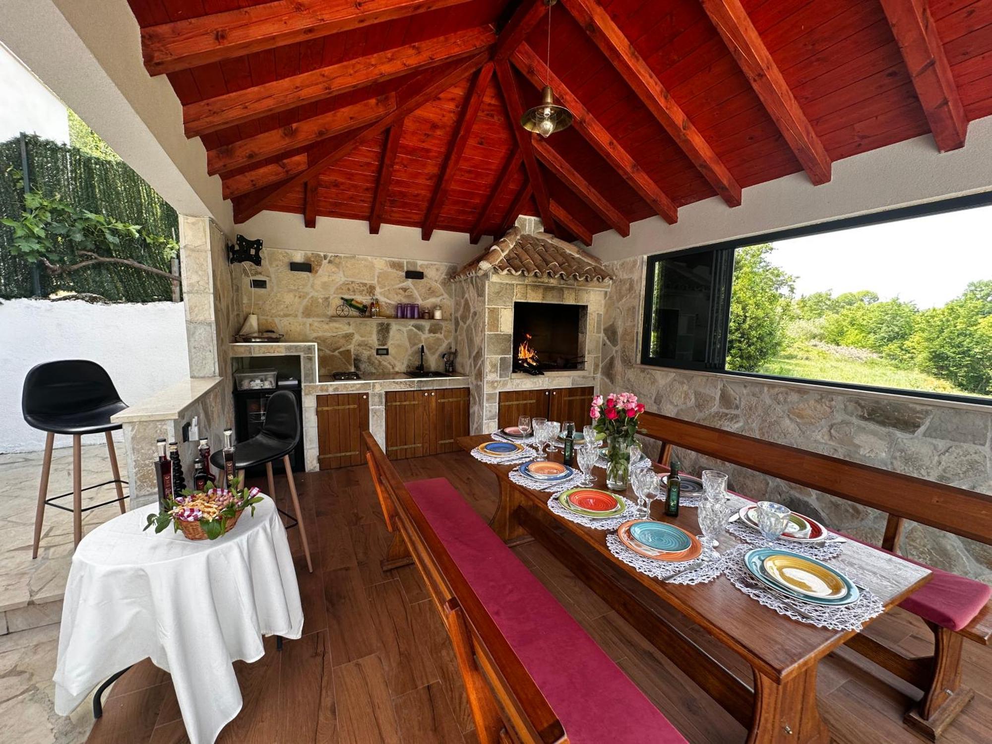 Villa Ivona With Swimming Pool And Jacuzzi Oslje Exteriör bild
